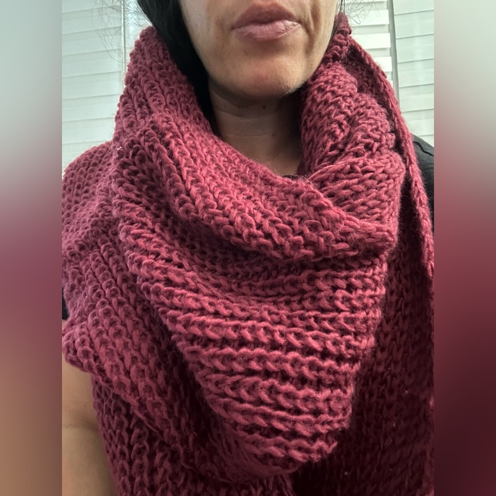 Cozy maroon infinity Knit Scarf